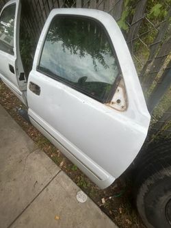 Silverado front Chevy doors 2005/2004 part