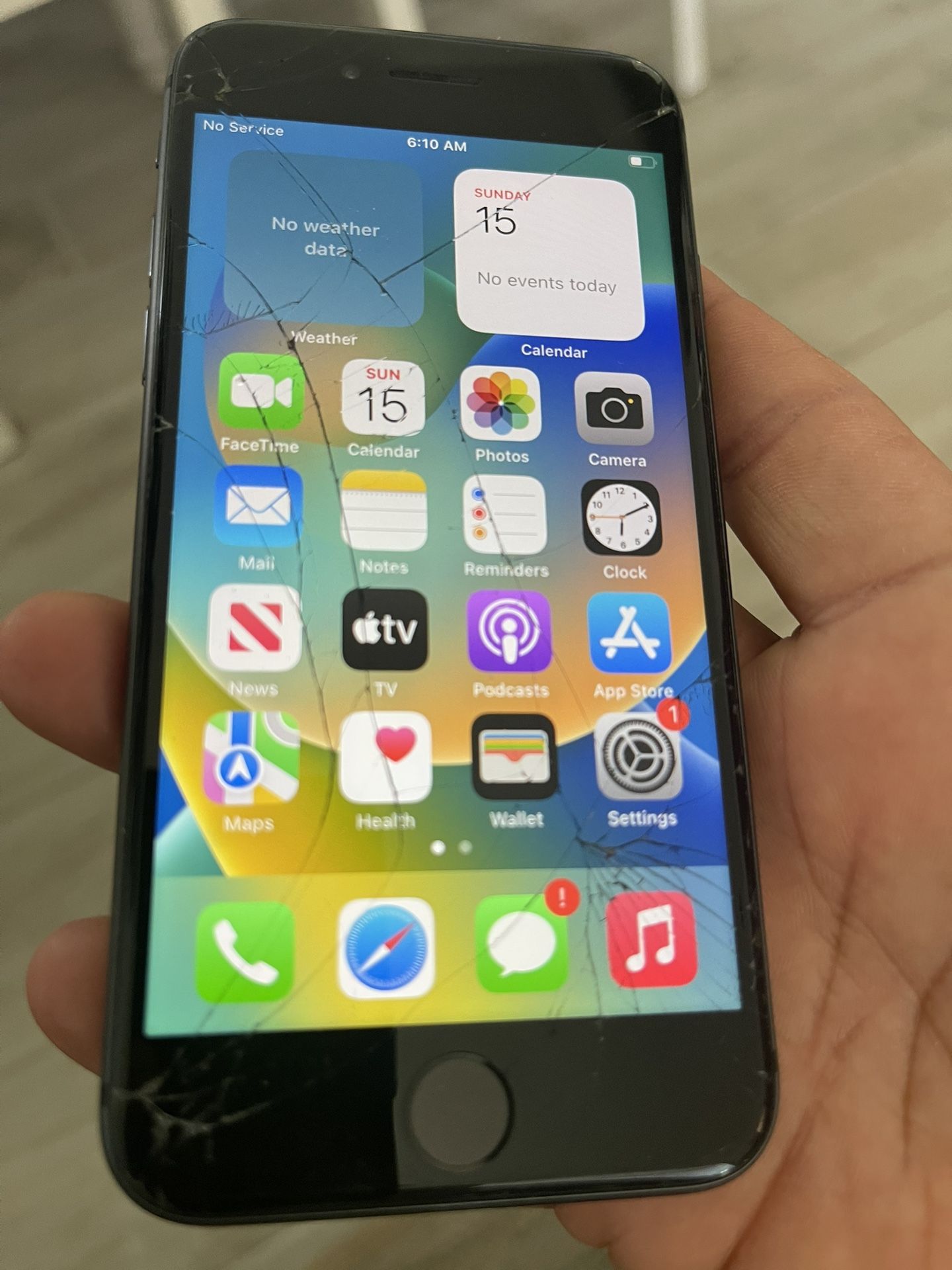 iPhone 8 64gb Factory Unlocked (cracked Screen). Fully Functional.