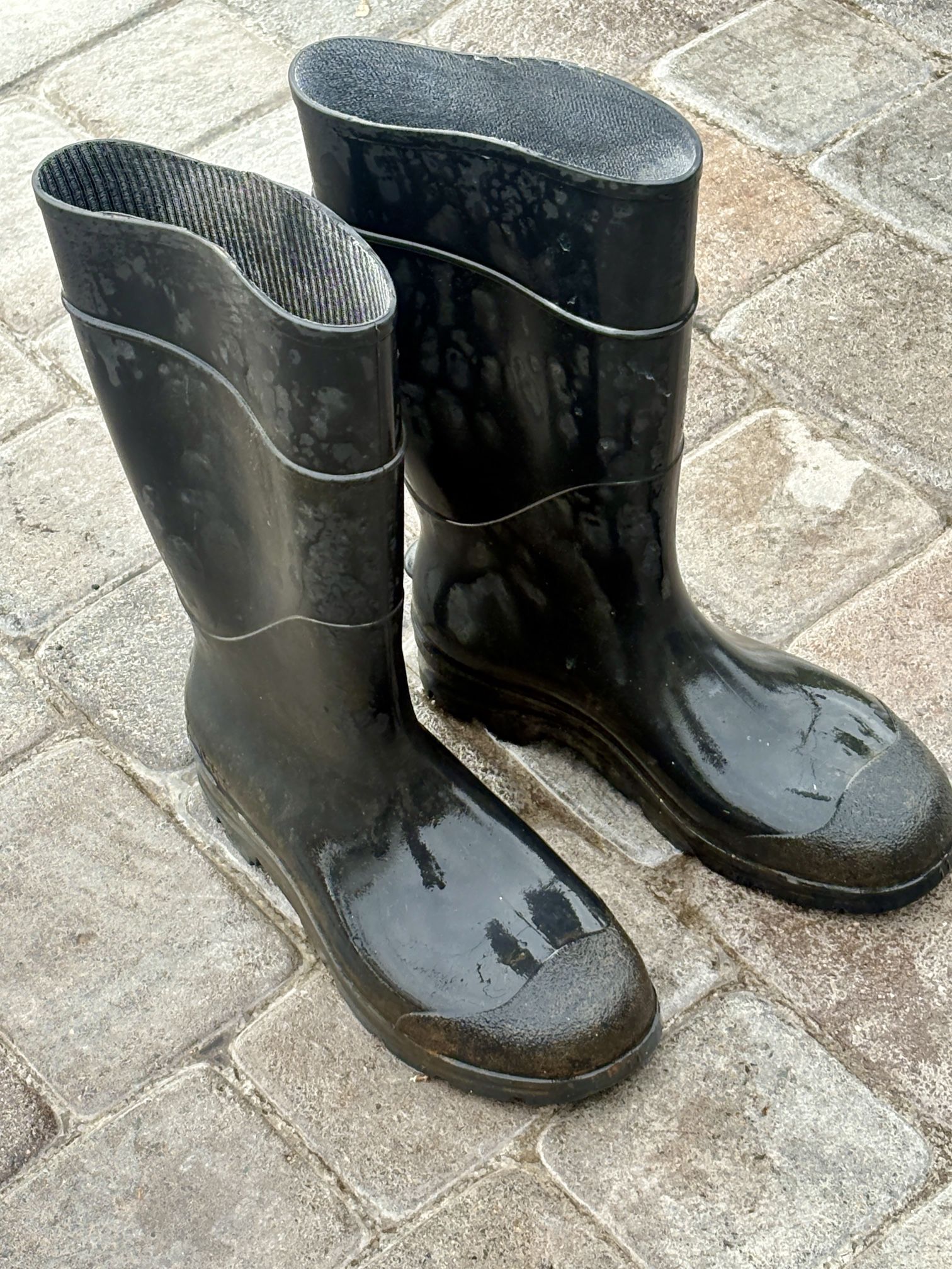 🛠 Gently Used Men’s Size 11 Servus Rain Boots – Heavy Duty – $15 – Claremont Mesa