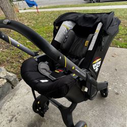 Doona Stroller + Base 