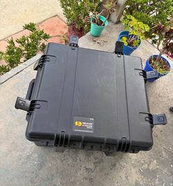 Pelican im2875 case with wheels