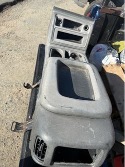 03-07 Silverado/ sierra center console