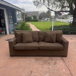 Crate And Barrel Sofa / Couch / Great Condition