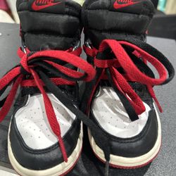 Jordon 1 Mid Red&Black Toddler 10C.  Shoes   Sky Jordan Nike Basket Ball Shoes 