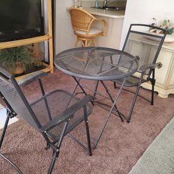 Steel Mesh Bistro Table 2 Chairs 