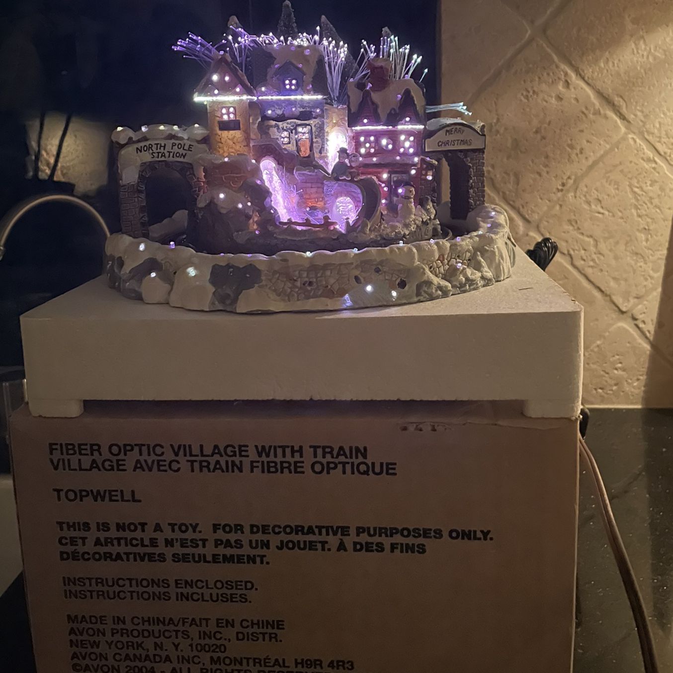  Rare Vintage Avon fiber optic village W/Moving train Christmas