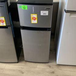 MAGIC CHEF HVDR430ST REFRIGERATOR 7Q