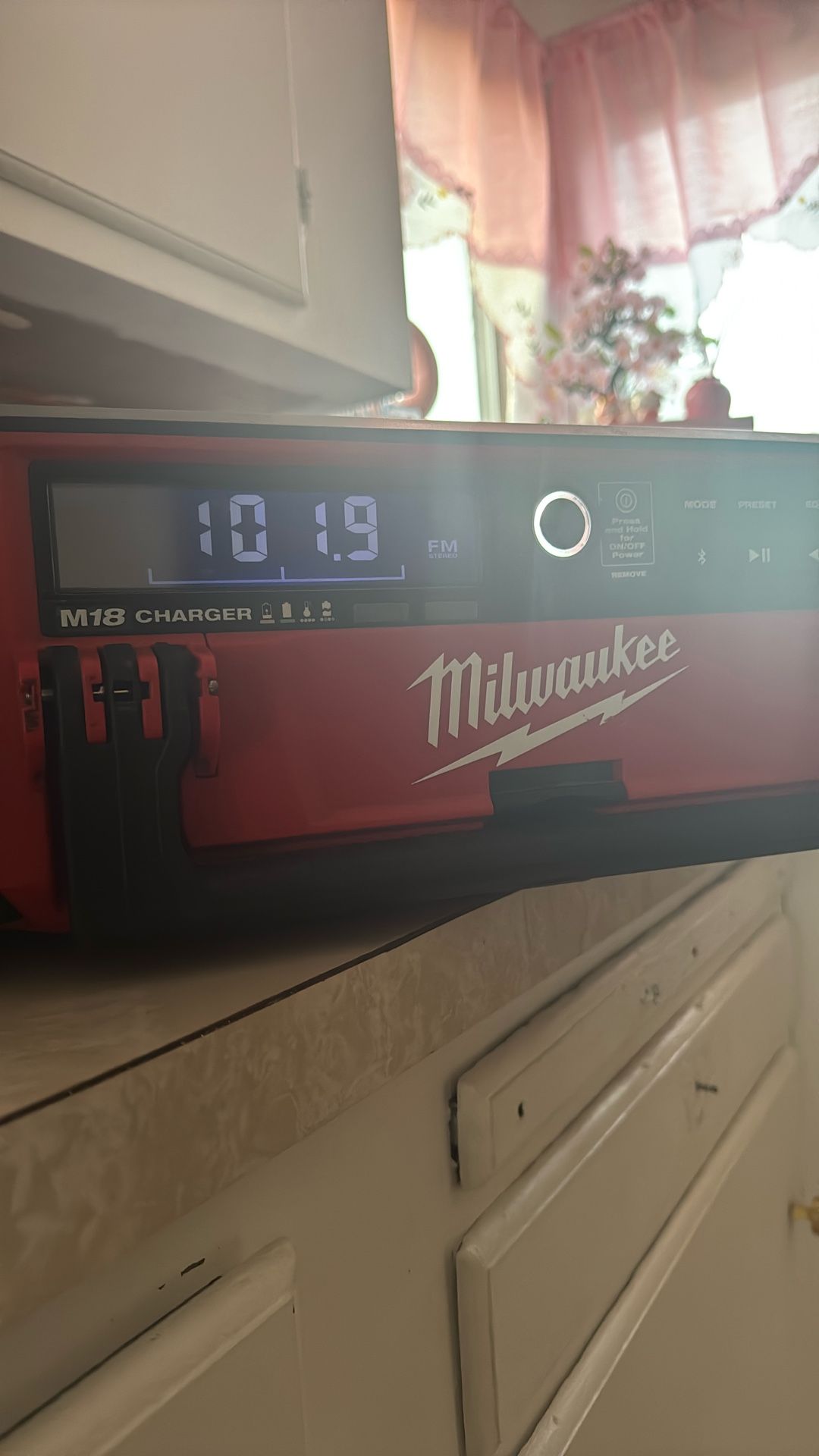 Milwaukee Pack out Radio