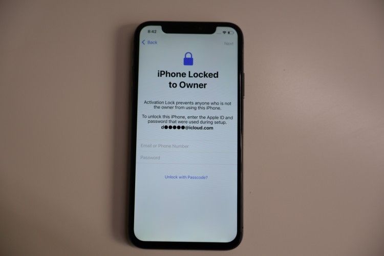 iPhone X - iCloud Locked - New Screen