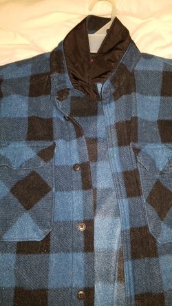 Wrangler brand flannel shirt never been warn to small for me medium