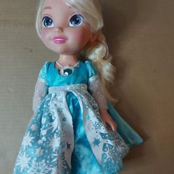 Princess Elsa FROZEN Singing Doll