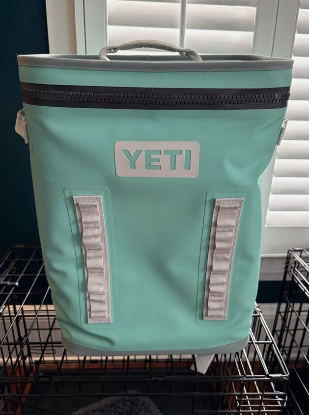 Yeti Hopper Backflip 24 Backpack Cooler - Aquifer Blue