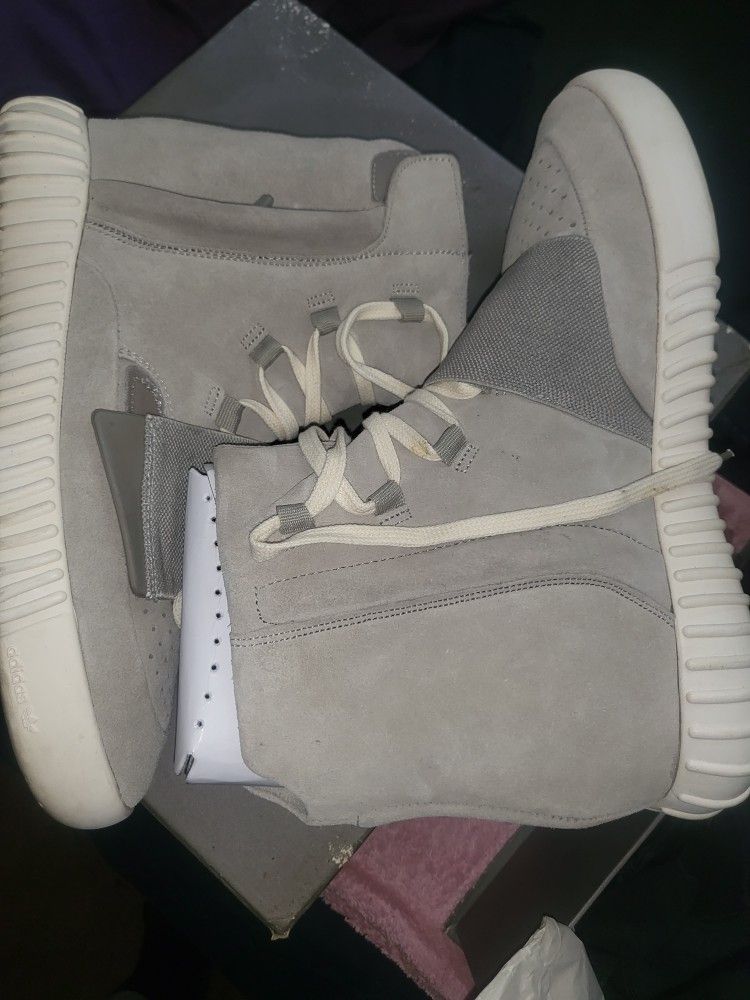 Adidas Yeezy Boost 750