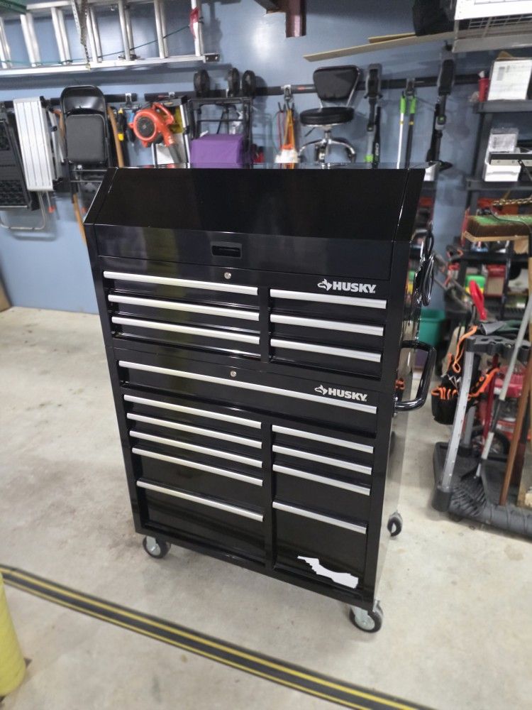 Husky 42 I Tool Box