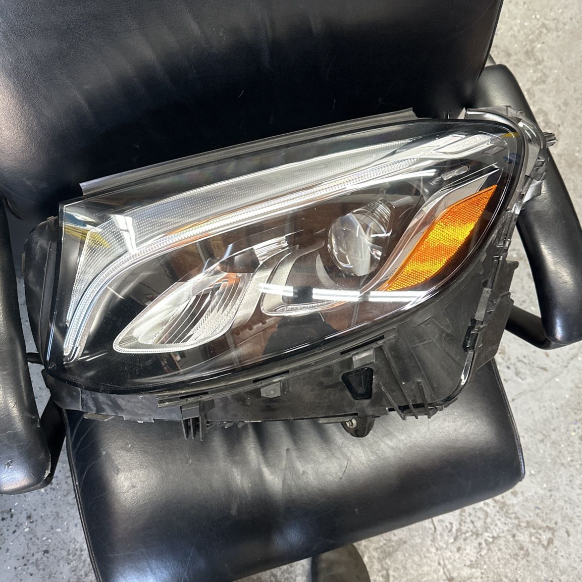 LT Headlight 2019 Benz GLC 300
