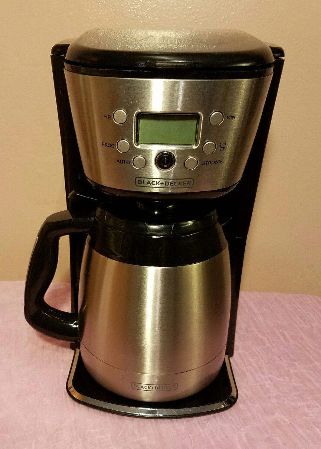 BLACK & DECKER 12-Cup Thermal Programmable Coffeemaker with FREE MUG