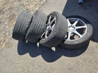 I am selling universal 5-lug rims in good condition; they need tires. 225.45 R17