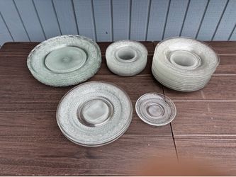 Kig clear glass vintage dish set