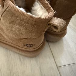 Ugg Kids Size 10