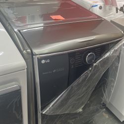 New Scratch And Dent LG Gas Dryer. 1 Year Warranty 