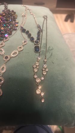 Lot of 13 Necklaces
