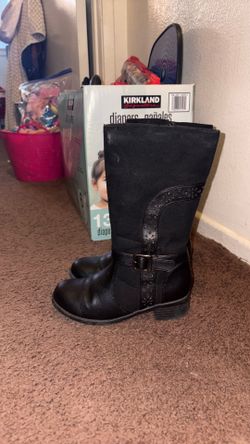 Girls boots