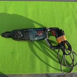 BOSCH BULLDOG XTREME ROTARY HAMMER
