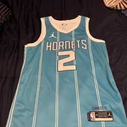 Hornet’s Jersey Lamelo ball