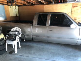 1998 GMC Silverado , new paint job and rims , OBS V8 original Interior sitting on 20’s