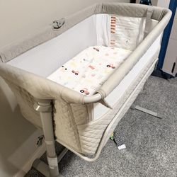 Baby bassinet/ bedside sleeper