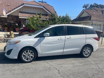Mazda5 2013 low mileage, one owner, very clean