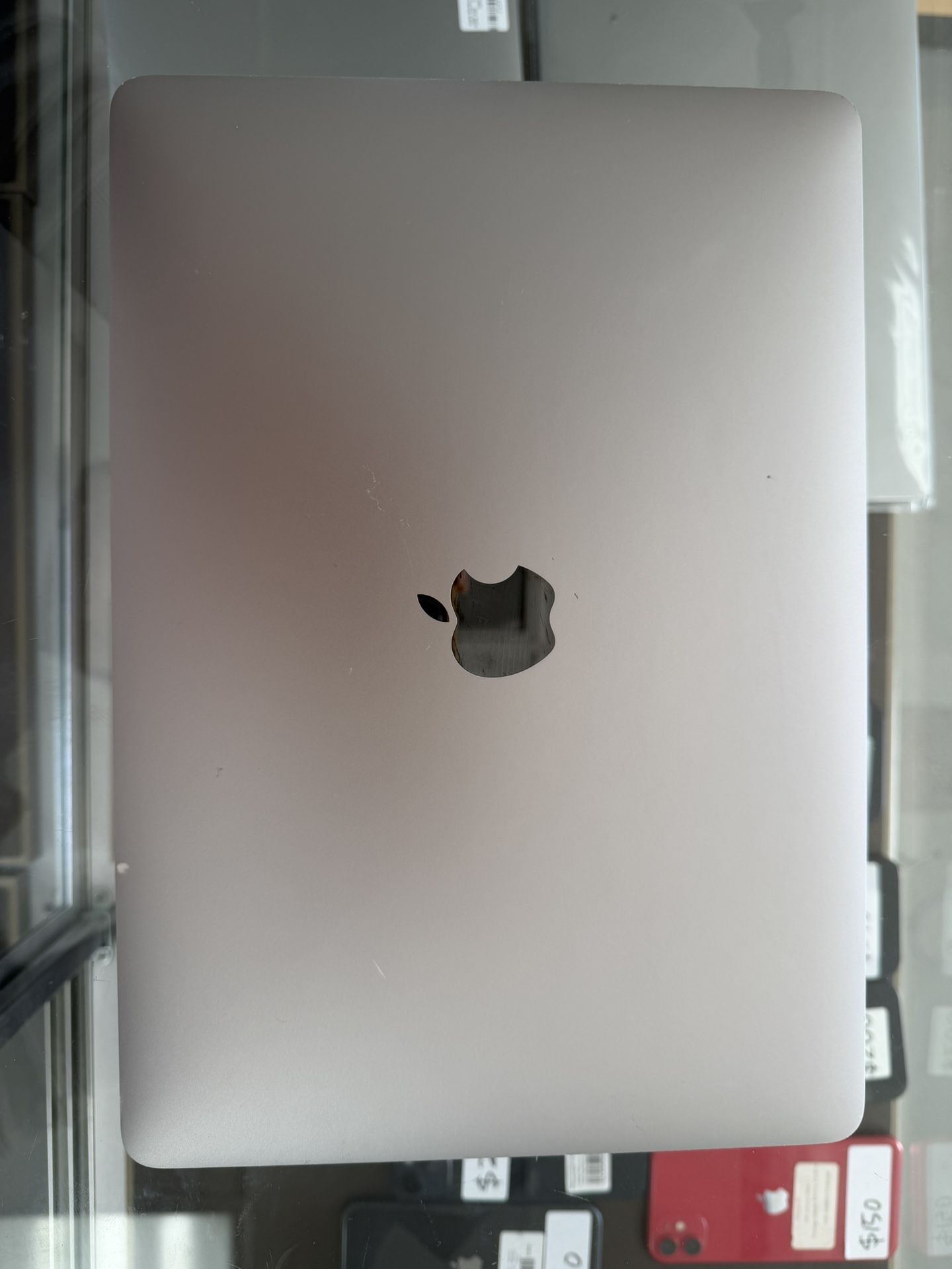 MacBook Pro 13inch 2019 i5 8GB 256GB see pictures