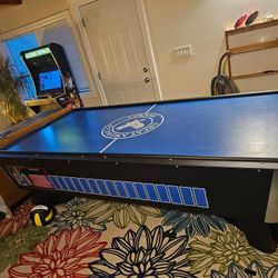 Air Hockey Table