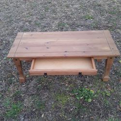 COFFEE TABLE W/ DRAWER