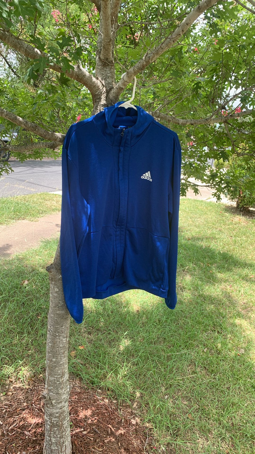 ADIDAS. Size XL