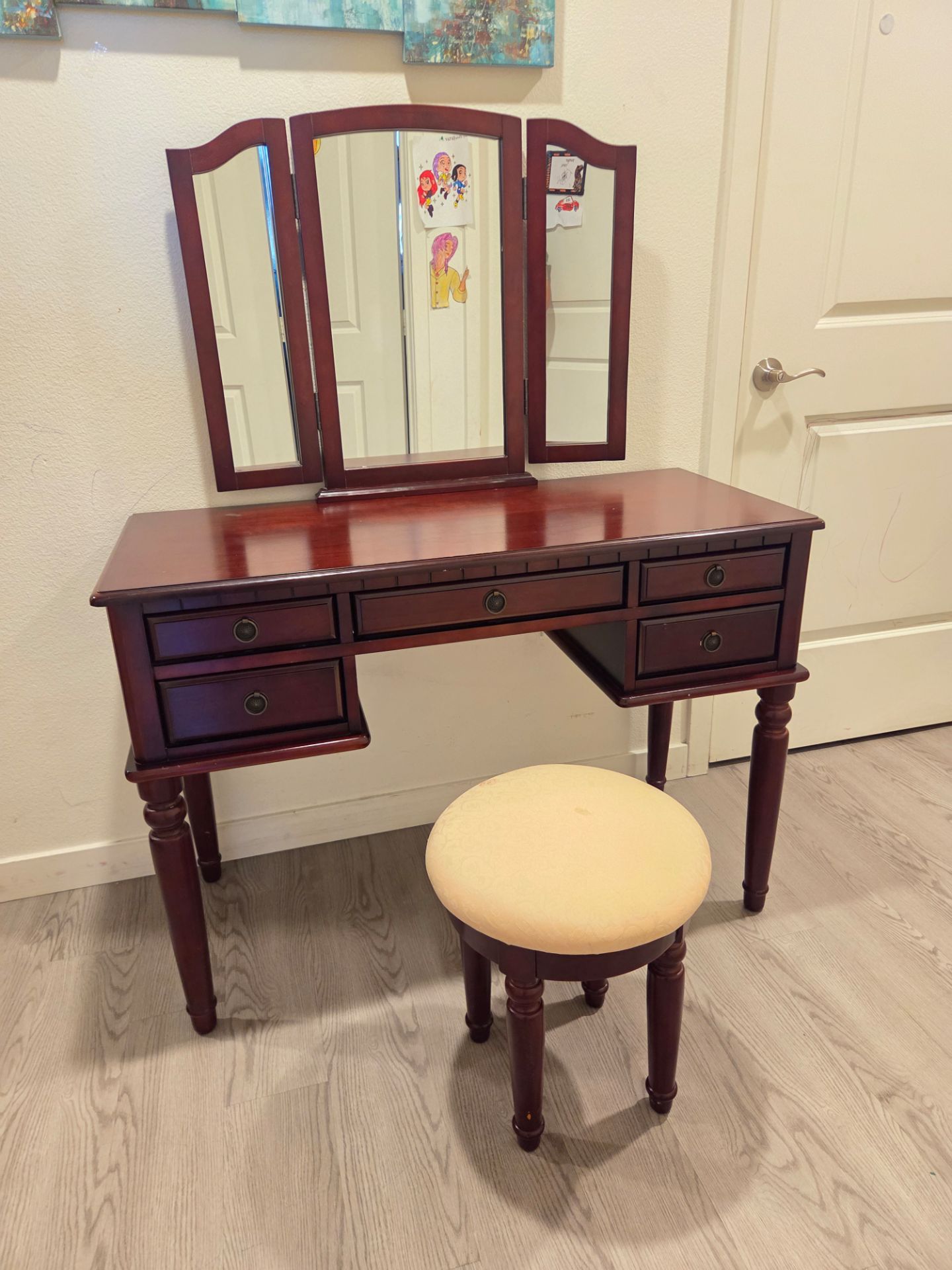 Vanity makeup station with stool