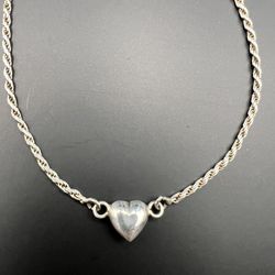 Beautiful Vintage Avon Sterling Silver Bracelet With Heart Charm 