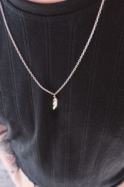 Feather Pendant Necklace