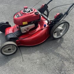 Craftsman Gold Self Propelled Mower 190cc Engine With 22” Cutting Deck. No Bag. Must Pickup