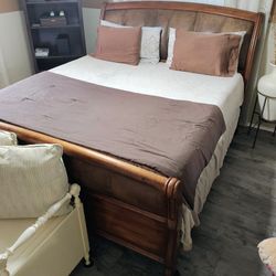 King Size Captain frame/Sam's Memory Foam Mattress 