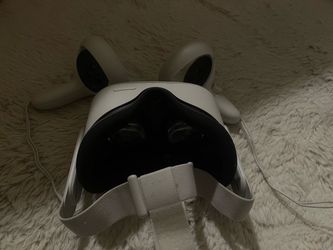Oculus Meta Quest 2 VR Headset and Controllers