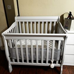 Mini Gray Crib