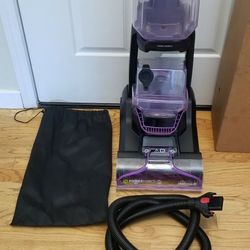NEW cond BISSEL SWIVEL DEEP CLEANING SHAMPOO SYSTEM WITH ACCESSORIES AND ATTACHMENTS  ,WORKS EXCELLENT. , IN THE BOX 