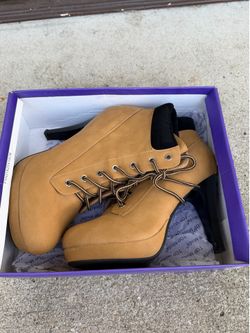 Camel Top Moda Polish Military Lace Up Platform Chunky High Heel Ankle Booties women size 9