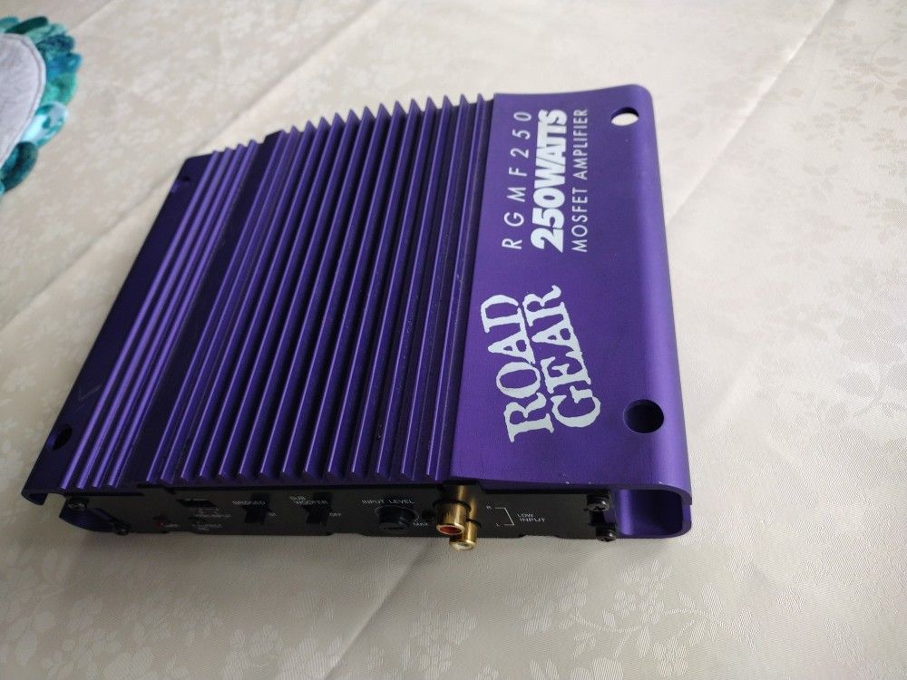 Road Gear RGMF 250 Watts MOSFET Amplifier for Sale in Snohomish, WA ...