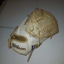 Wilson A2000 Glove Softball 