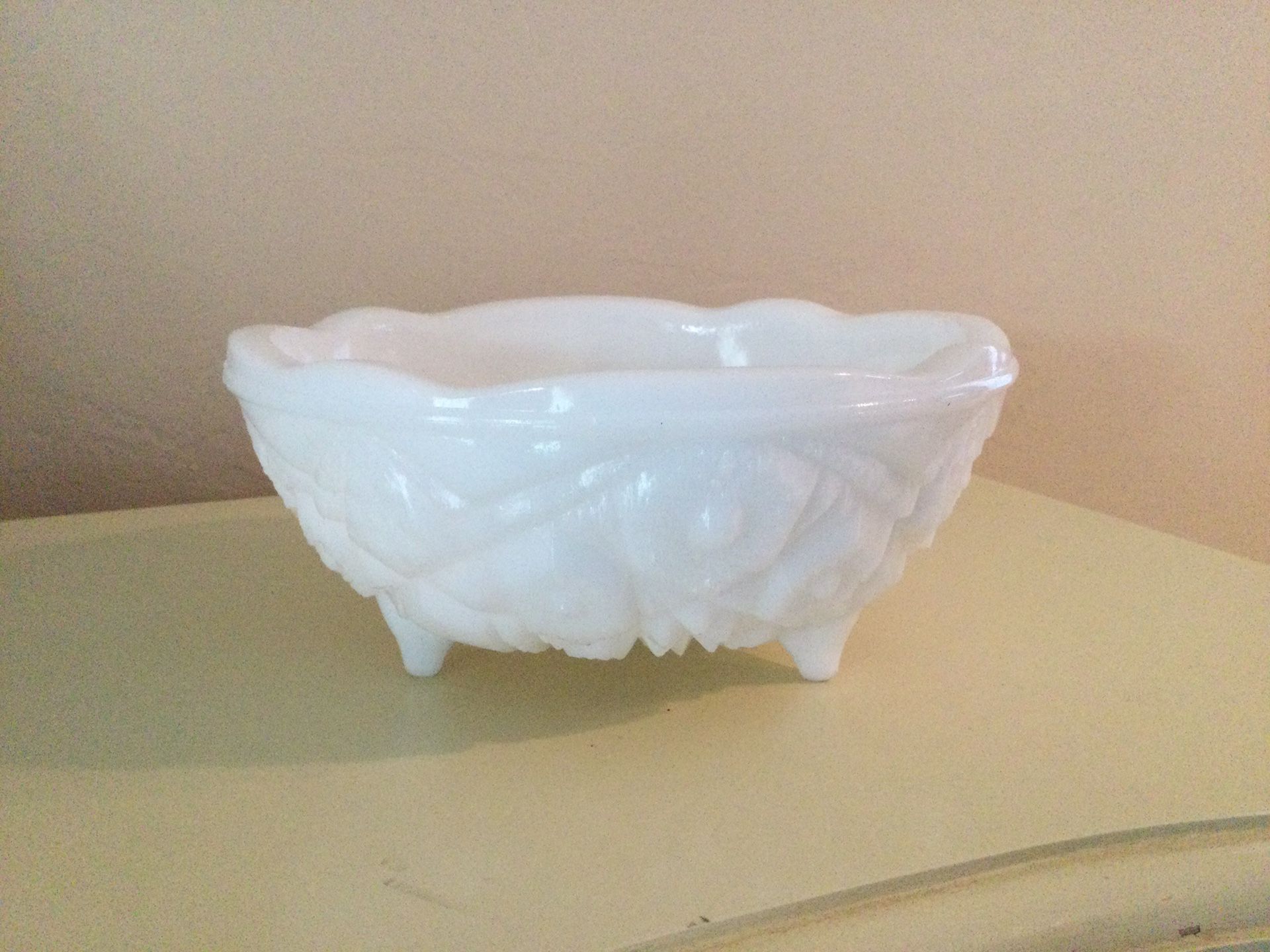 VINTAGE MILK GLASS FRUIT/CANDY BOWL