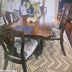 Reduced Beautiful Dining Room Table & 6 Chairs Nothing On Table Is For Sale.