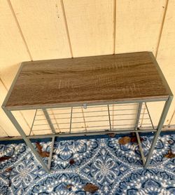 Lightweight side table with one shelf