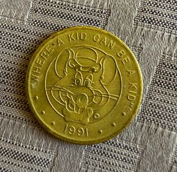 1991 Vintage Chuck E. Cheese arcade token